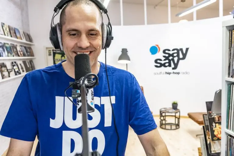 Vom Jurist zum HipHop-Radiomoderator: Die Geschichte von »say say« // Interview