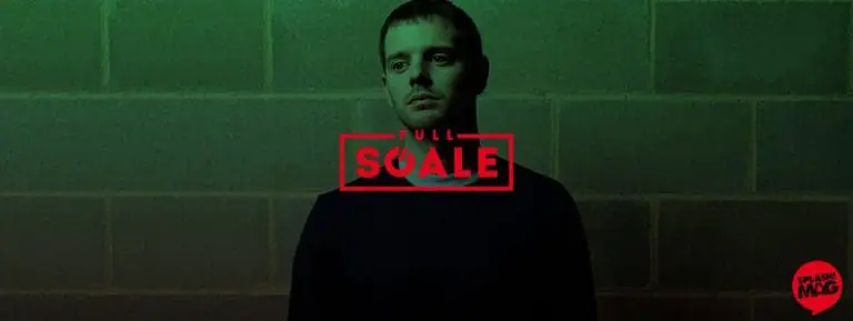 Mike Skinner an den Turntables im Berliner Prince Charles