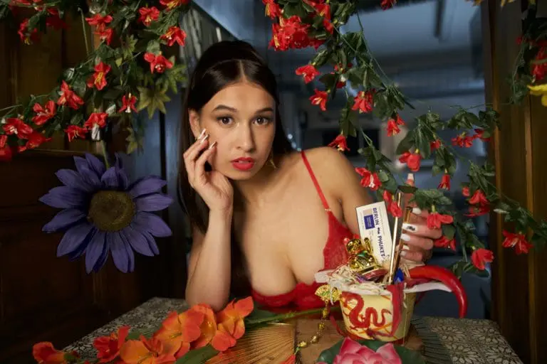 Nashi44: »Es ist mein Anspruch, dass die Musik einen trägt und pusht, gerade weil es so schwere Themen sind« // Interview