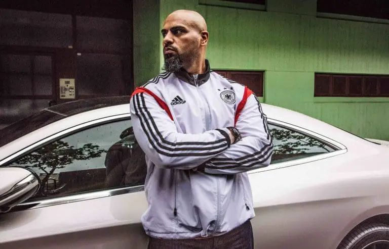 »Das, was ich auf der Straße erlebt und gesehen habe, das kann dir kein Autor schreiben« // Der »4 Blocks«-Cast im Interview