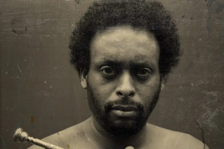 »Die Afrob Story«: Robbe spielt drei Live-Shows mit Tribes of Jizu // Live