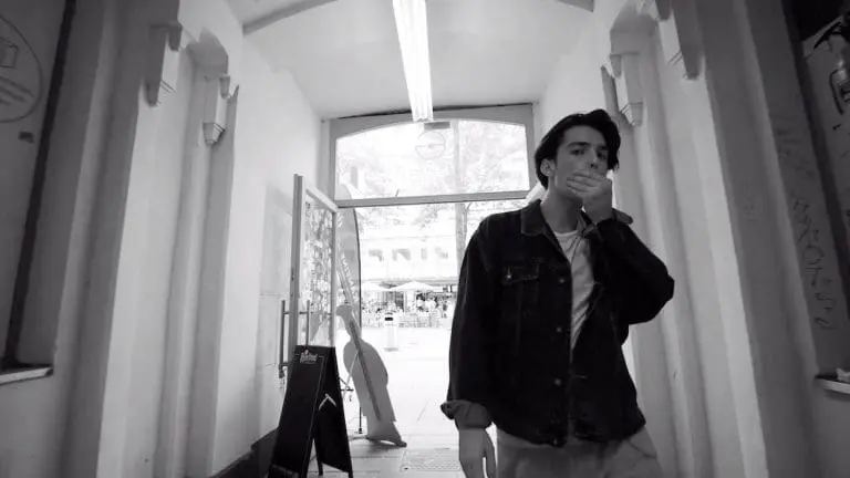 BIBIZA – Nebenbei (prod. BIBIZA) // JUICE Premiere