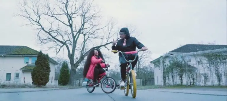 Rola feat. Olexesh – Akku leer // Video