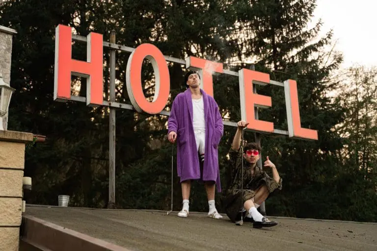 Overlooked: Binho & Lukees – Hoteltape // Feature