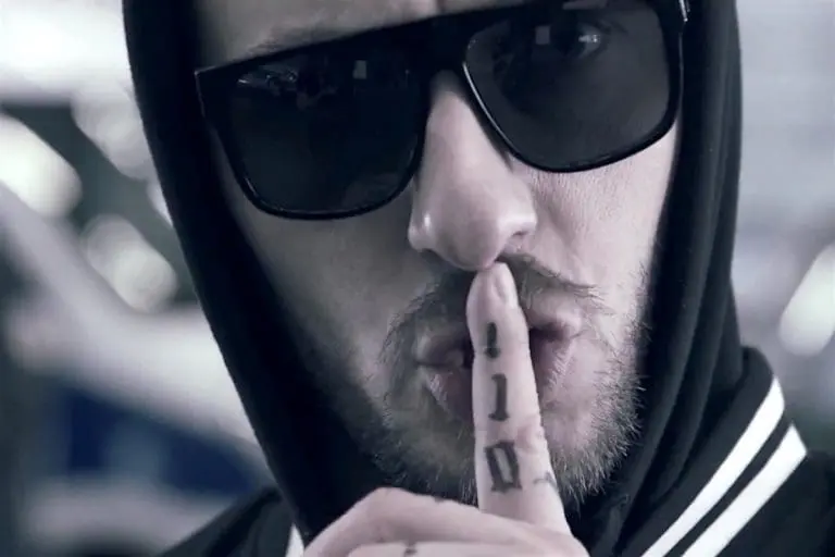 POL1Z1STENS0HN aka Jan Böhmermann – Ich hab Polizei