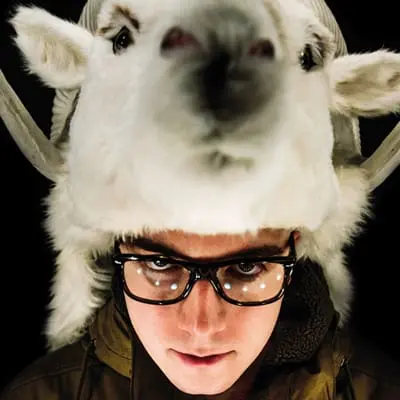 DCVDNS feat. Celo & Abdi – Frankfurter Zoo (Video)