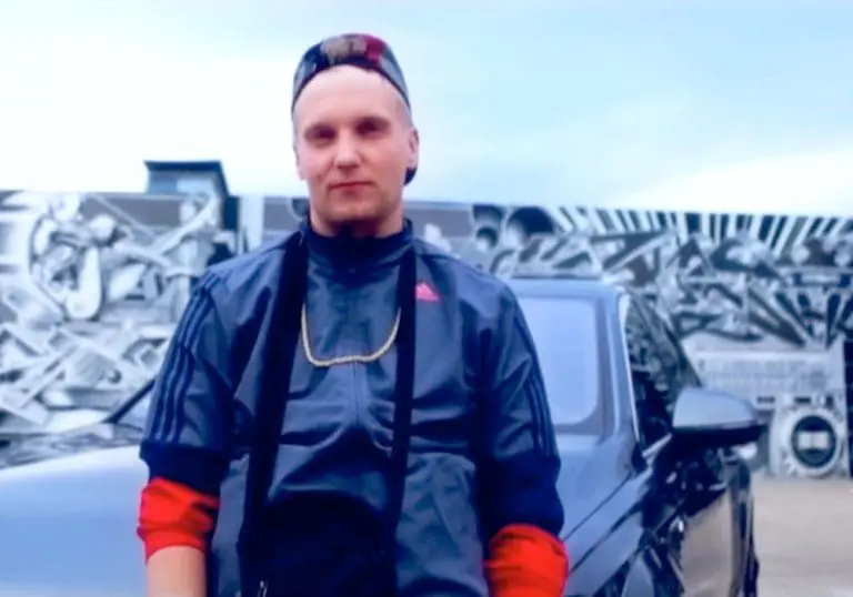 T9 (Doz9 & Torky Tork) – Joe Gerner // Video