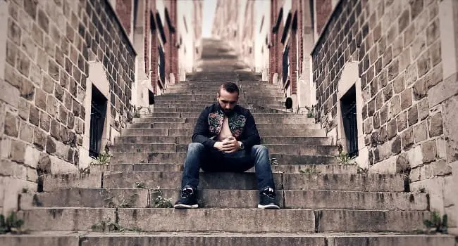 Elmo feat. MoTrip & Ali As – + – 0 [Video]