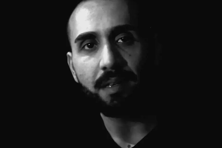 Elmo: »Der Islam gehört nicht zu Deutschrap, nur weil viele Rapper einen muslimischen Hintergrund haben.« // Interview