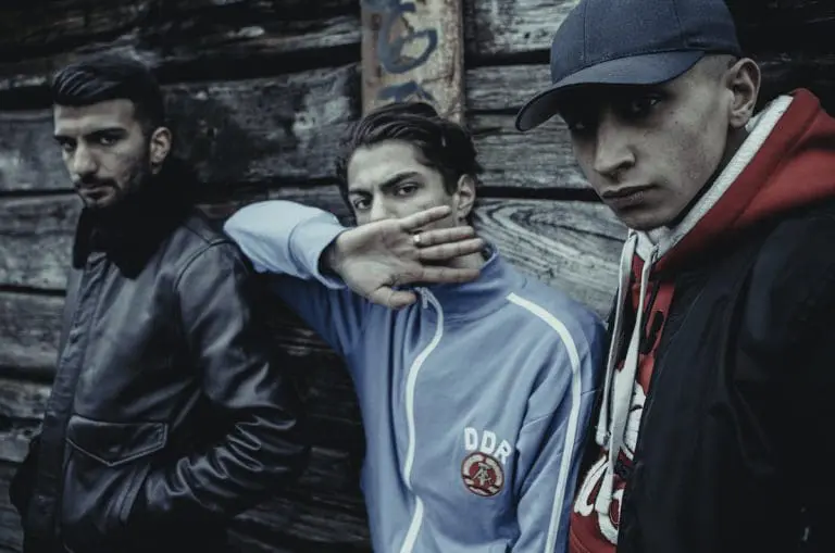 Generation Azzlack: Unterwegs mit Haftbefehls musikalischen Ziehsöhnen // Feature