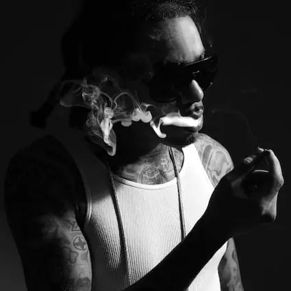 »Ich musste in den Straßen kämpfen und Kriege führen und trotzdem bin ich noch hier« // Gunplay im Interview