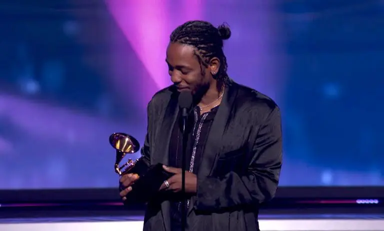 Kendrick Lamar räumt bei den Grammys ab // News