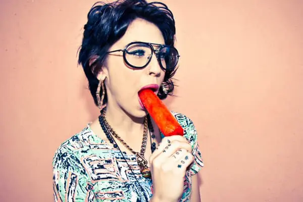 »Du solltest dich nicht über andere Menschen stellen, nur weil du eine verfickte Louis-Tasche hast« // Kreayshawn im Interview