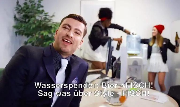 Manfred Groove und Luksan Wunder zerpflücken Marterias »Kids (2 Finger an den Kopf)« // Video