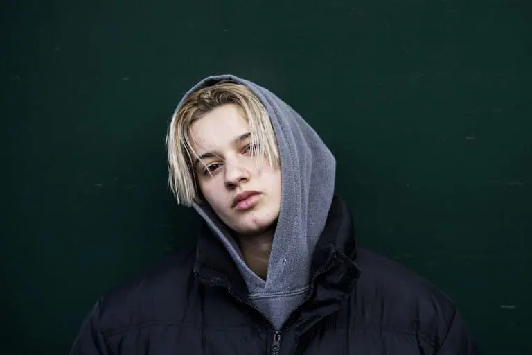 »Ich will nicht unbedingt ‚trans*‘ sein, ich will ein Dude sein, that’s it«  // Mavi Phoenix im Interview