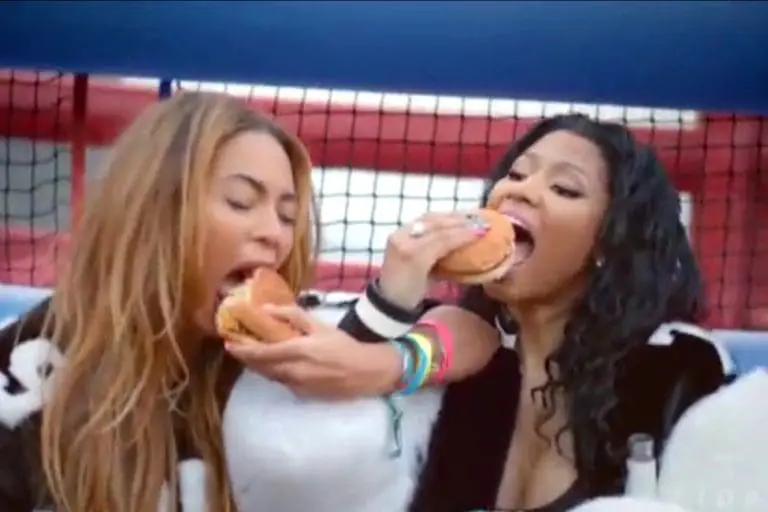 Nicki Minaj feat. Beyoncé – Feeling Myself // Video