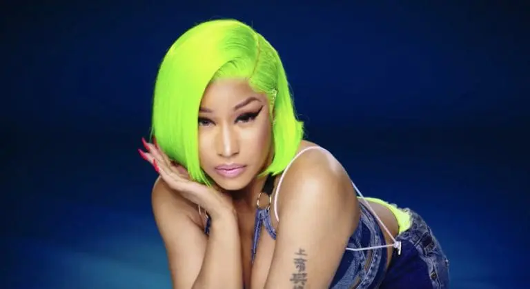Nicki Minaj – Barbie Dreams // Video