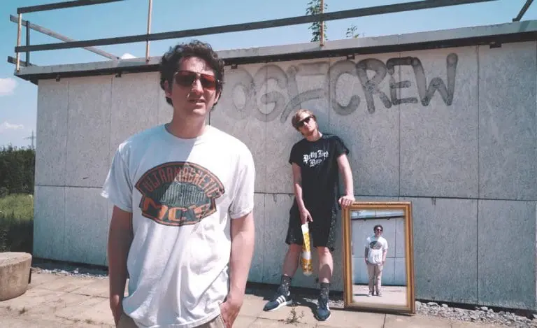 Dexter feat. Retrogott – Am Flughafen // Video