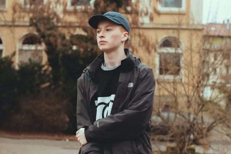 Sam Gellaitry – Divinity // Track