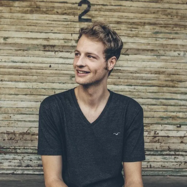 »Du kannst jemanden eben ideenlos, aber richtig hart beleidigen, das ist aber eben immer noch nicht so krass, wie wenn du ihm ganz fies in eine Schwachstelle piekst.« // Weekend im Interview