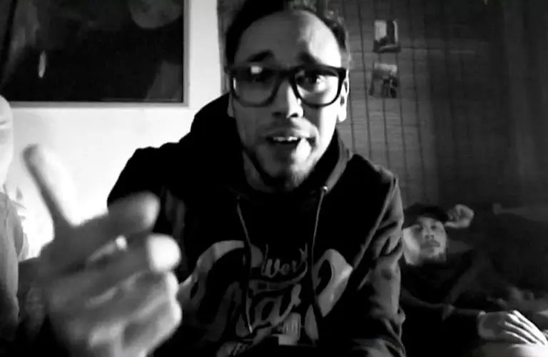 B-Tight feat. Nura, Smoky, Sido, Plusmacher, Estikay – Wer hat das Gras weggeraucht? // Video