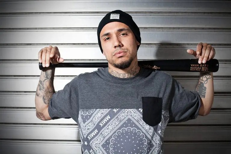 Gewinnt Shirts, Hoodie und Cap von DefShop