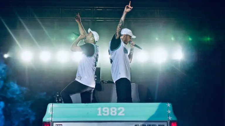 Marteria & Casper – »1982«: Stage, Lichtdesign & Sound // Kurz-Doku