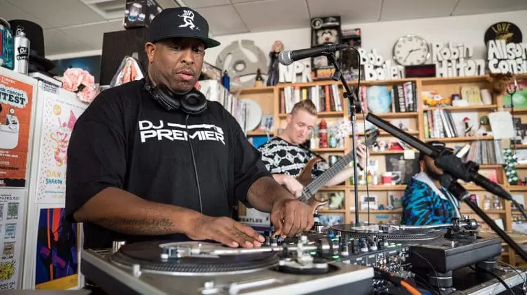DJ Premier spielt »Nas Is Like«, »Moment Of Truth« und andere Classics mit Live-Band // Video