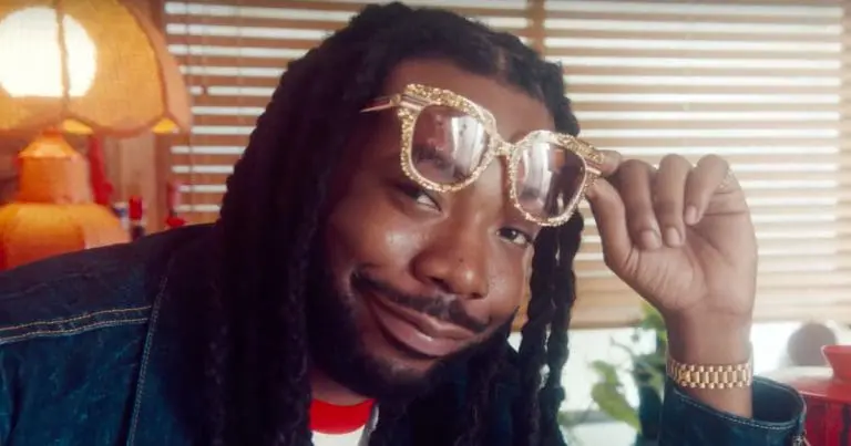 DRAM – Best Hugs // Video
