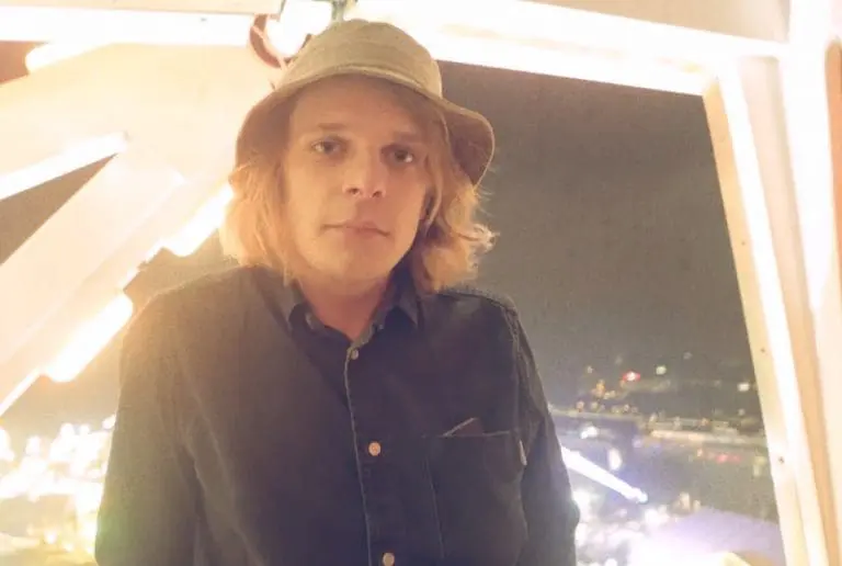 Goldroger – Unter Nelken (prod. Dienst&Schulter) // Video