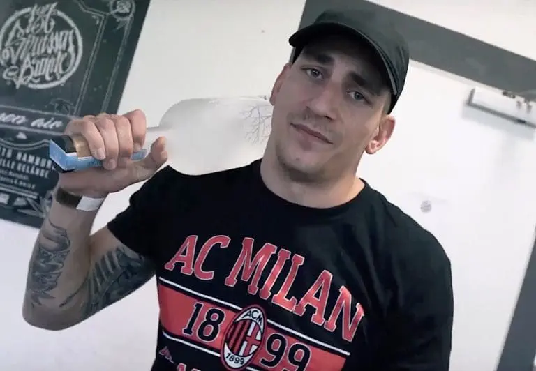 Backstage mit Gzuz: Doku vom 187 Strassenbande Open Air 2016 // Video