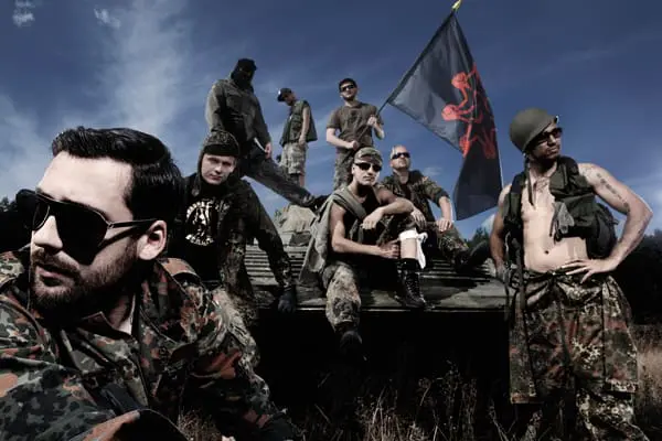 »Die ganzen neuen Typen in der Szene, die meinen, sie könnten etwas gegen die Sekte sagen, sollen erstmal Rappen lernen.« // Die Sekte im Interview