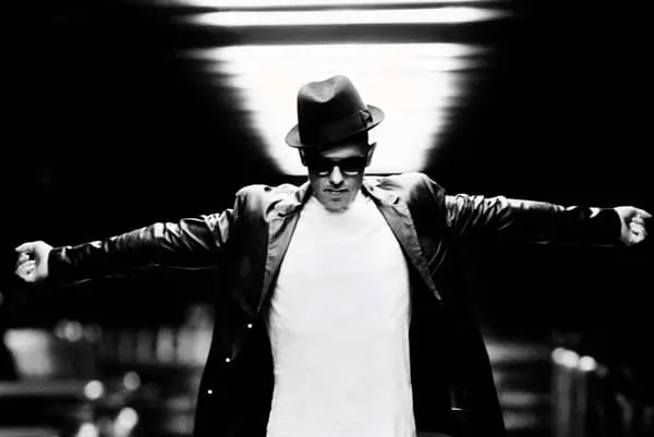 »Ich will ich mich einfach ein ganzes Jahr lang einschließen und ohne Ziel Musik machen.« // Jan Delay im Interview