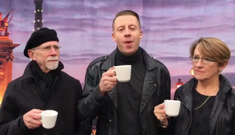 Macklemore & Ryan Lewis – Brad Pitt’s Cousin