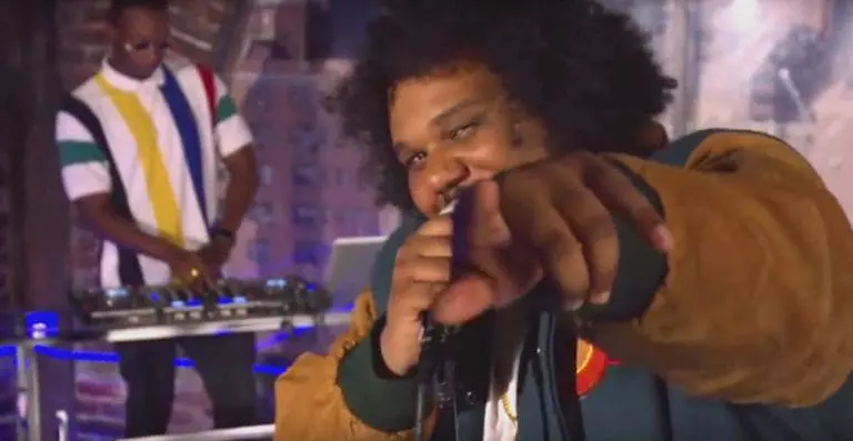 Michael Christmas – Girlfriend // Video
