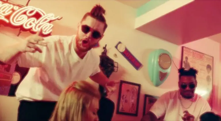 reezy & Bausa – Osaft/Szenen im Hotel // Video