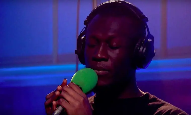 Stormzy rührt in der BBC Live Lounge zu Tränen // Video