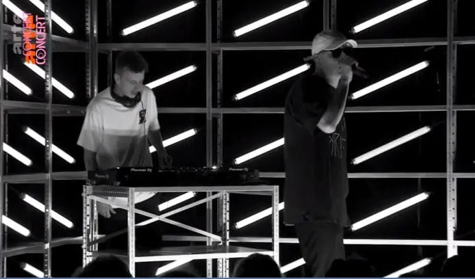 Im Re-Live: Trettmann spielt »Trettmann« von vorne bis hinten // Video