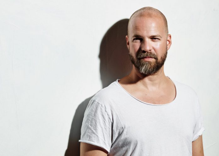 2 Michael CURSE Kurth _ Credit Robert Eikelpoth