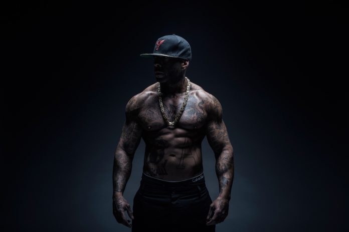 Azad_Pressebild1_Credit_RobertMaschke