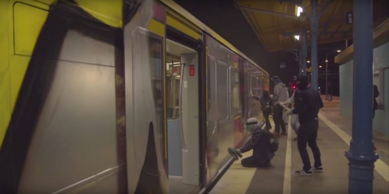 Mit vereinten Graffiti-Kräften: Berlin Kidz und 1UP gehen Surfen // Video