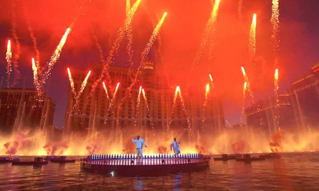 Drake Fireworks Hit-Feuerwerk: Drake performt »Gyalchester« bei den Billboard Music ...
