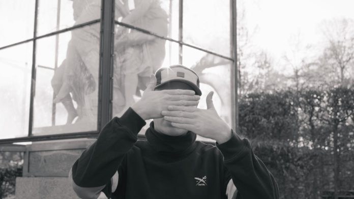 Skrab - Komplexe & Abstand V18 Kopieren 01.00_00_19_17.Standbild006-min