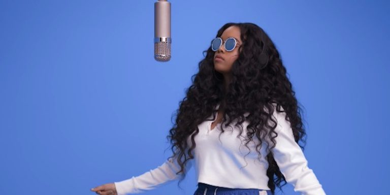 H.E.R. – Carried Away (Live @ Colors) // Video