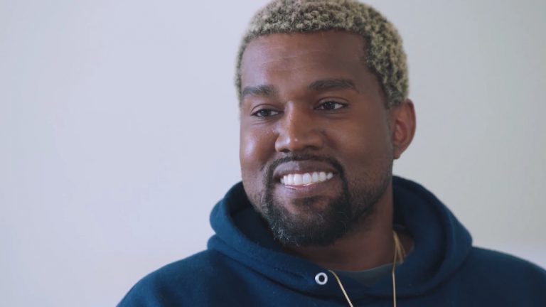 Kanye West verklagt Roc-A-Fella Records // News