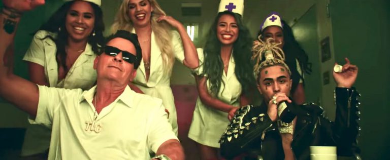 Turn Up wie ein OG: Charlie Sheen zeigt Lil Pump, wie man feiert // Video